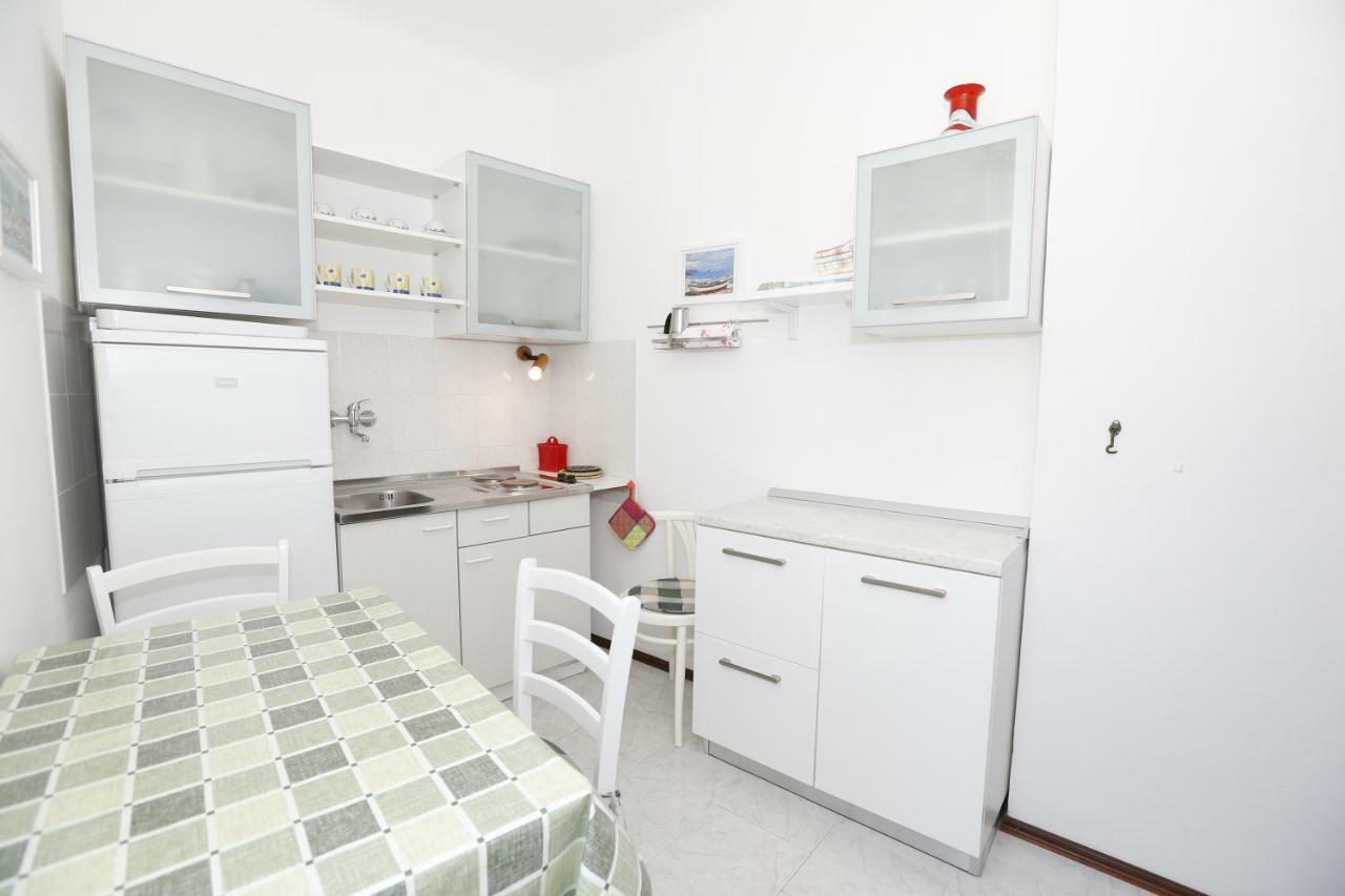 Apartment Luiza With Terrace 바슈카 외부 사진